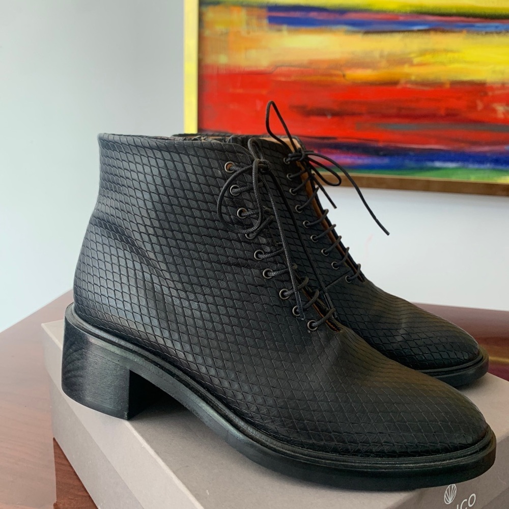 Coclico Women’s Black Harley Reptile Embossed Leather Ankle Boot 37–Essential